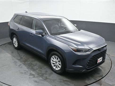 Used 2024 Toyota Grand Highlander XLE image 39