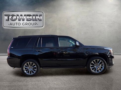 Used 2019 Cadillac Escalade Premium Luxury w/ Escalade Sport Edition AWD/4WD image 4