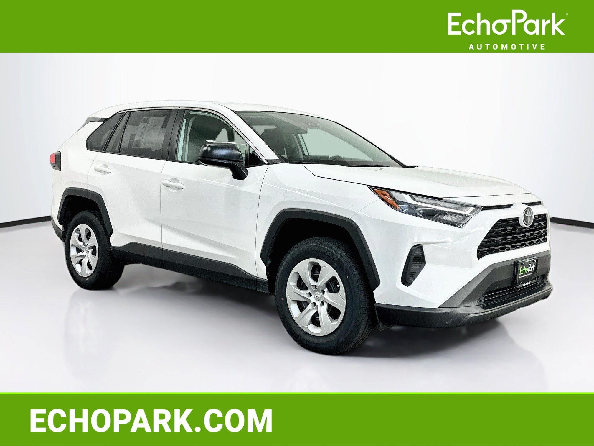 Used 2025 Toyota RAV4 LE AWD/4WD image 1