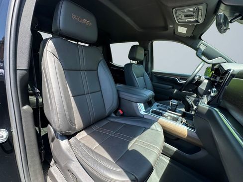 Used 2024 Chevrolet Silverado 1500 High Country w/ Technology Package AWD/4WD image 15