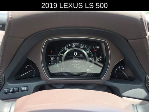 Used 2019 Lexus LS 500 w/ Accessory Package (Z2) RWD image 29