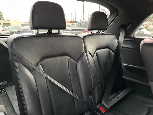 Used 2018 Audi Q7 3.0T Premium Plus w/ Premium Plus Package image 27