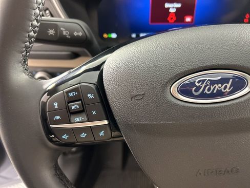 Used 2022 Ford Escape SEL w/ Technology Package image 17