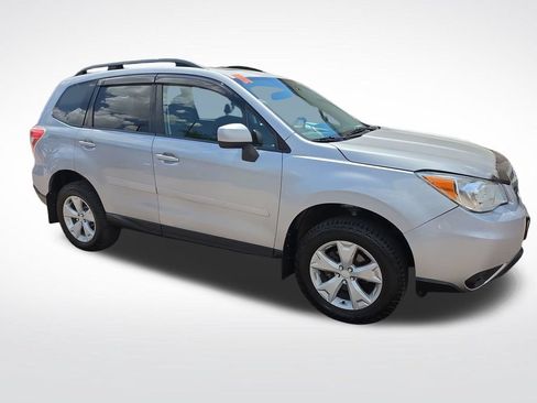 Used 2016 Subaru Forester 2.5i Premium w/ All-Weather Package AWD/4WD image 6