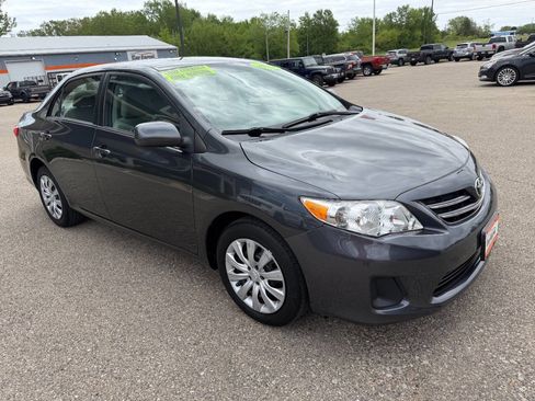 Used 2013 Toyota Corolla LE FWD image 7
