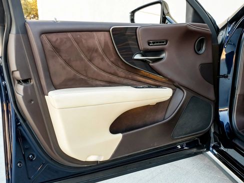 Used 2019 Lexus LS 500 w/ Interior Upgrade Package RWD image 38