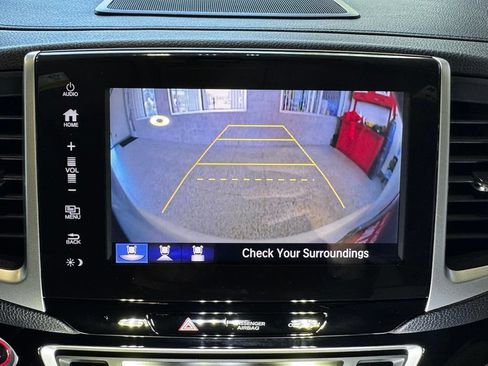 Used 2017 Honda Pilot Touring image 31