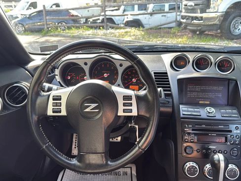 Used 2007 Nissan 350Z Touring RWD image 22