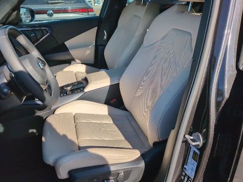 Used 2025 BMW X3 xDrive30i image 9