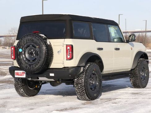 New 2025 Ford Bronco Badlands image 8