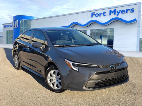 Used 2026 Toyota Corolla LE image 1