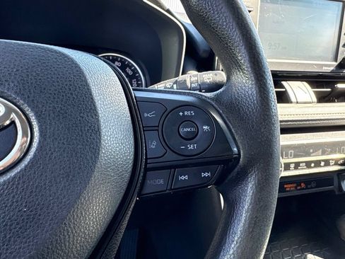 Used 2021 Toyota RAV4 XLE AWD/4WD image 15