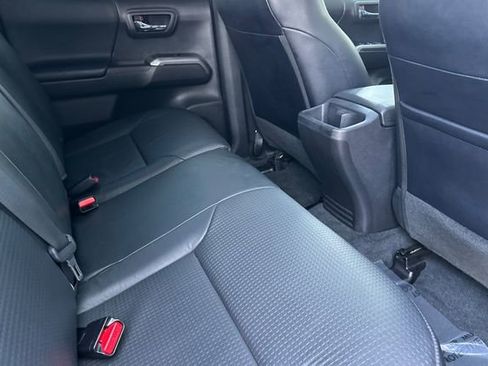 Used 2022 Toyota Tacoma Limited image 18