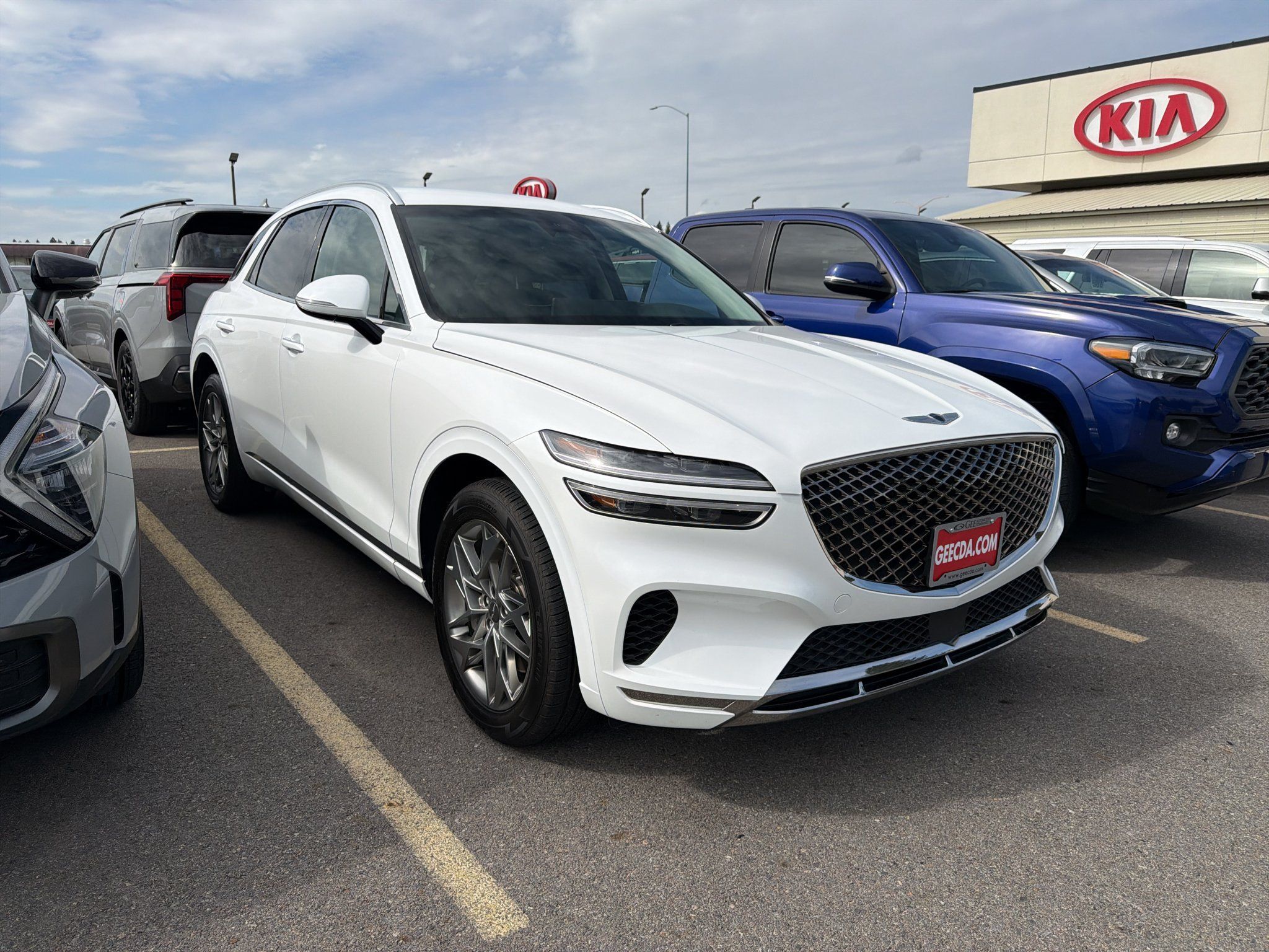 Used 2025 Genesis GV70 2.5T AWD/4WD image 3