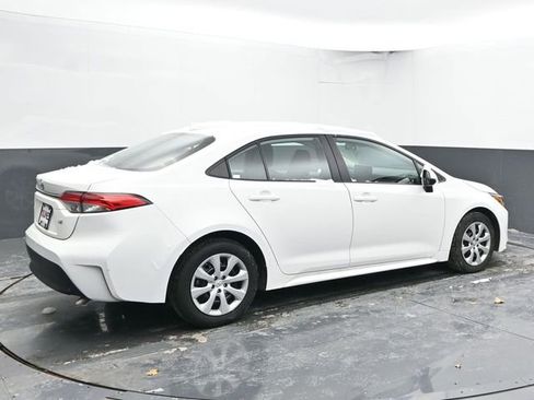 Used 2025 Toyota Corolla LE image 10