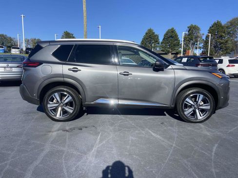 Used 2023 Nissan Rogue SL w/ SL Premium Package AWD/4WD image 10