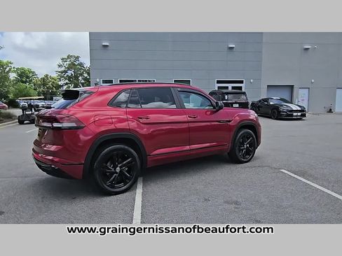 Used 2025 Volkswagen Atlas Cross Sport SEL R-Line AWD/4WD image 32