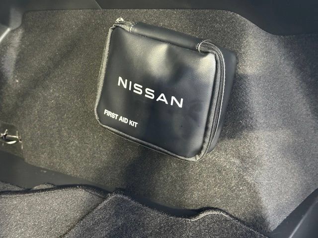 Used 2023 Nissan Rogue SV AWD/4WD image 17