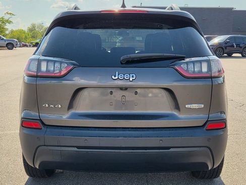 Used 2019 Jeep Cherokee Latitude Plus w/ Cold Weather Group AWD/4WD image 6