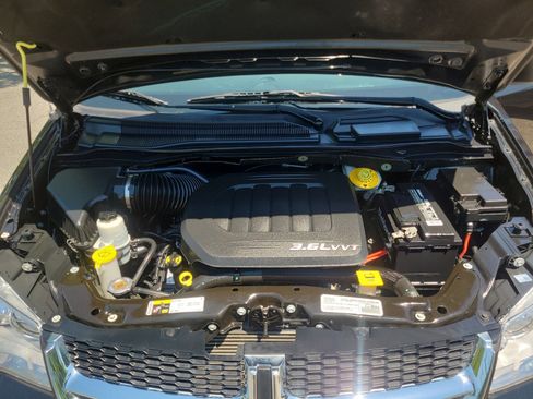 Used 2017 Dodge Grand Caravan SE w/ Power Window Group FWD image 9