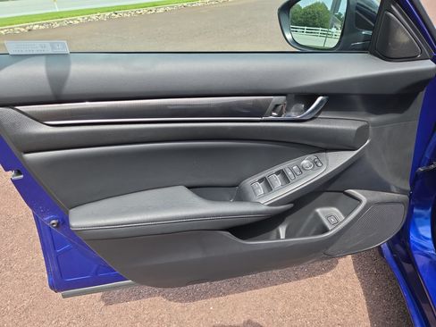 Used 2022 Honda Accord Sport image 14