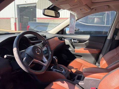 Used 2017 Nissan Rogue SL w/ SL Premium Package AWD/4WD image 14