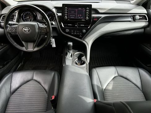 Used 2021 Toyota Camry SE image 11