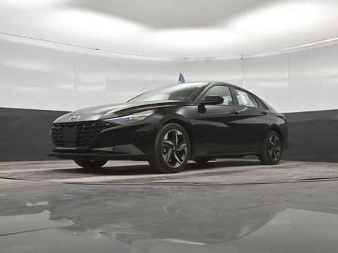 Certified 2023 Hyundai Elantra SEL w/ Convenience Package FWD image 34