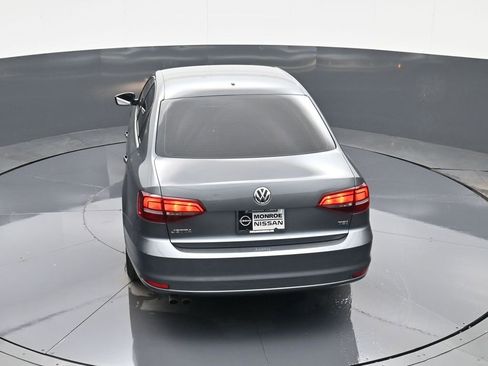 Used 2017 Volkswagen Jetta S image 29