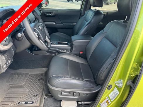 Used 2023 Toyota Tacoma TRD Sport w/ TRD Premium Sport Package AWD/4WD image 13