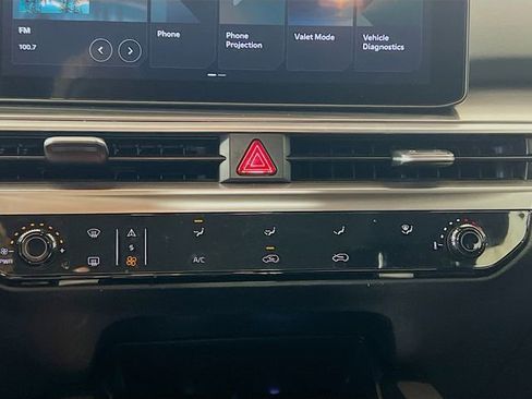 Used 2025 Kia Sorento LX image 17