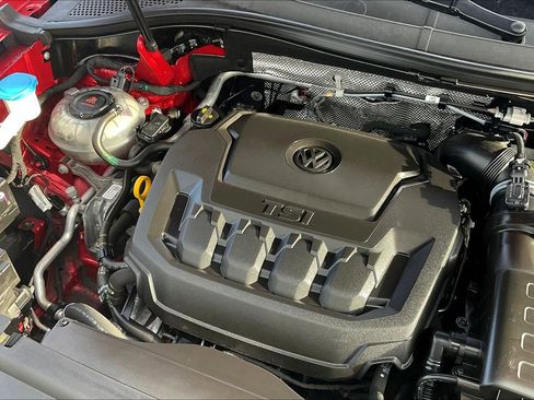 Used 2022 Volkswagen Tiguan SE w/ Panoramic Sunroof Package image 36