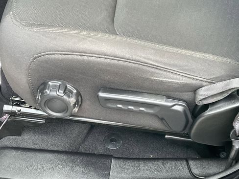 Used 2023 Jeep Wrangler Sport S image 22