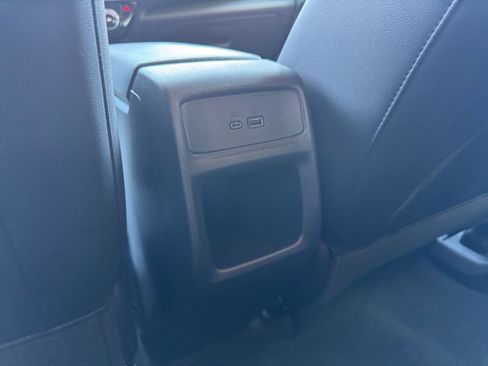 Used 2025 Chevrolet Trax LT FWD image 23