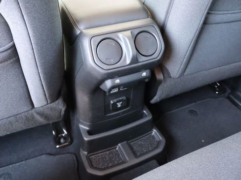 Used 2025 Jeep Wrangler Unlimited Sahara AWD/4WD image 42