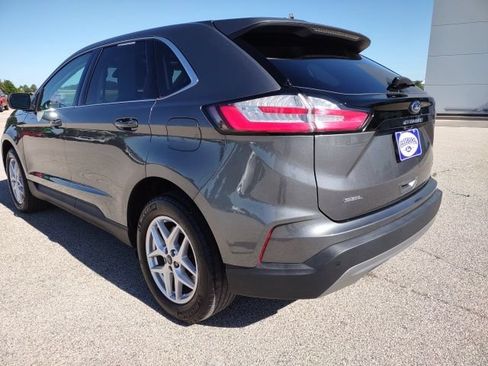 Used 2024 Ford Edge SEL w/ Convenience Package AWD/4WD image 3