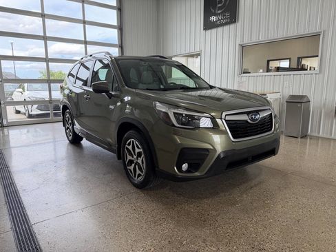 Used 2021 Subaru Forester Premium AWD/4WD image 7