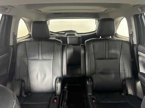 Used 2018 Toyota Highlander SE FWD image 36