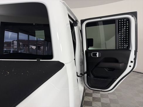 Used 2020 Jeep Gladiator Rubicon image 29