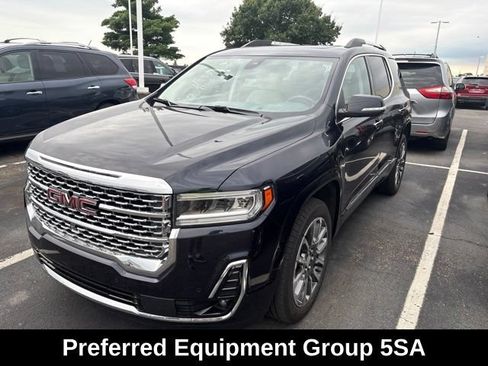 Used 2022 GMC Acadia Denali w/ Denali Technology Package FWD image 3