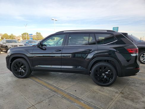 New 2026 Volkswagen Atlas SE image 4