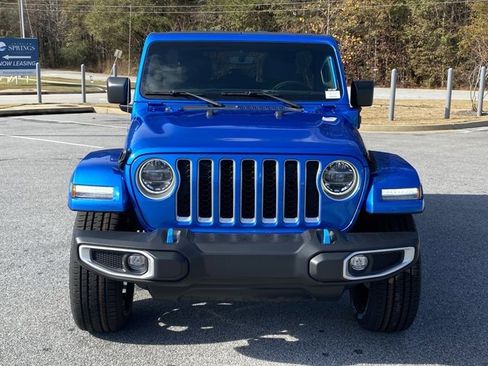 Used 2022 Jeep Wrangler Unlimited Sahara w/ Cold Weather Group image 2