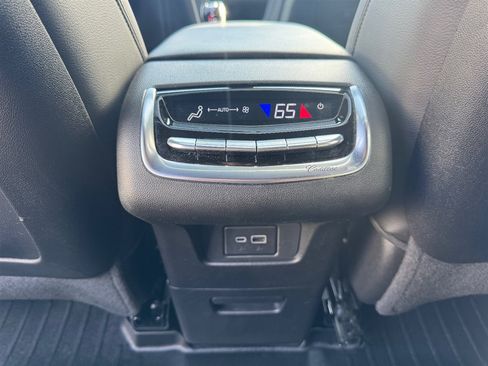 Used 2023 Cadillac XT6 Luxury FWD image 25