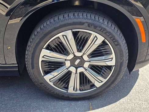 New 2026 Cadillac Escalade IQ Luxury 1 w/ LPO, Floor Liner Package image 12