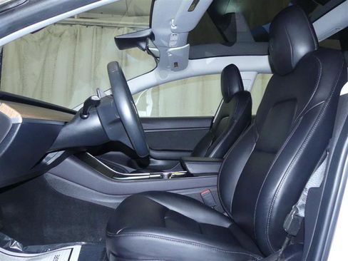 Used 2019 Tesla Model 3 Standard Range Plus image 19