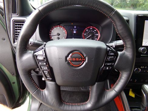 Used 2022 Nissan Frontier PRO-4X AWD/4WD image 36