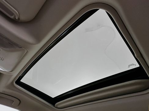 Used 2025 Toyota RAV4 XLE Premium image 26