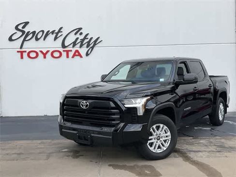 Used 2025 Toyota Tundra SR5 image 1