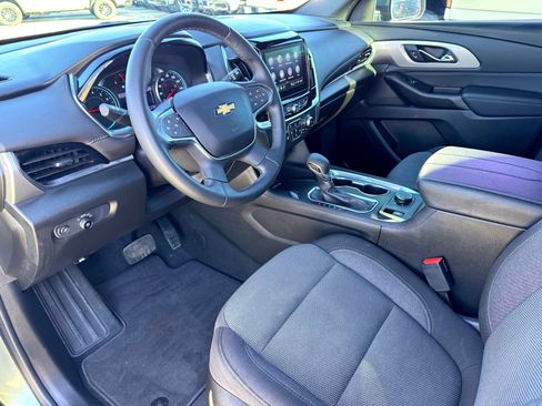 Used 2023 Chevrolet Traverse LT image 11