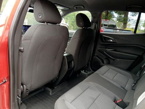 Used 2024 Chevrolet Trax RS image 12